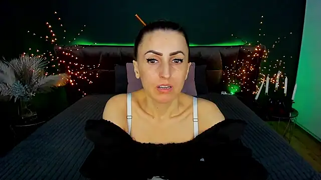 Snapshot of Rebecca_Diamond chatting on 03/04/26, 07:03 Rebecca Diamond online show from 03/04/26, 07:03