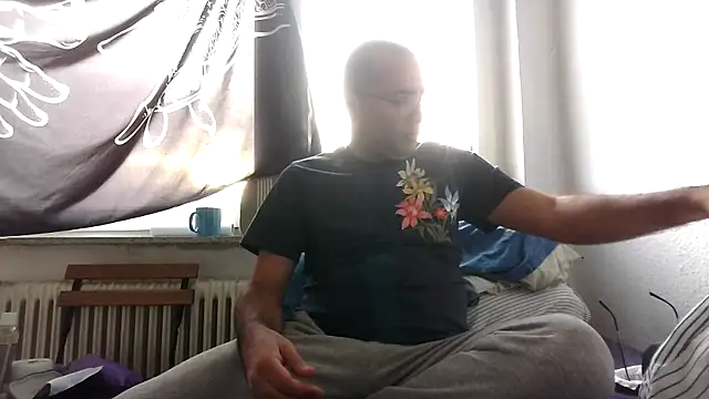 Azad64 online show from 11/12/25, 02:17