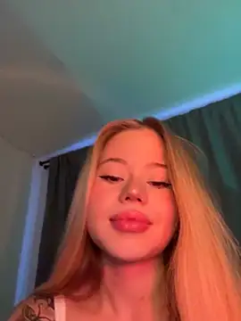 curchez  online show from 01/17/25, 10:34