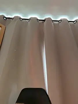 curchez  online show from 11/21/25, 05:11