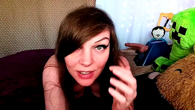 GamerGirlRoxyAndLee online show from 01/18/25, 10:06