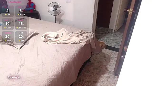 Snapshot of Eva_MilfF chatting on 02/02/25, 11:42 Eva MilfF online show from 02/02/25, 11:42