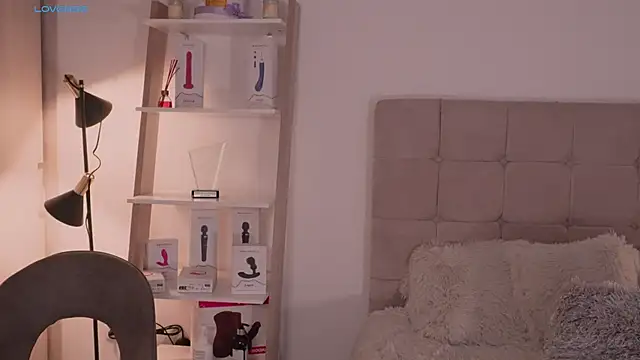 AbellaCroft online show from 12/08/24, 01:36