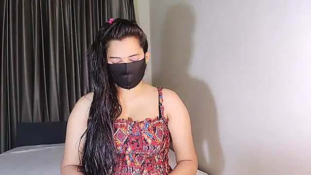 YourLovelyQueen online show from 01/24/25, 05:32