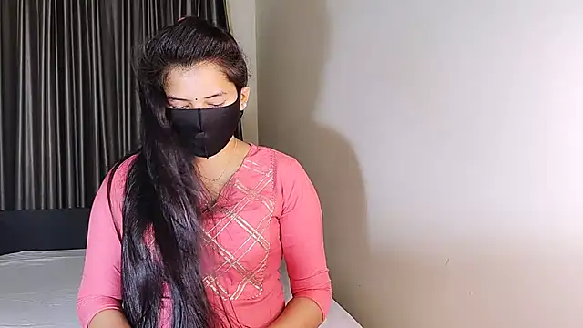 YourLovelyQueen online show from 02/11/25, 07:54