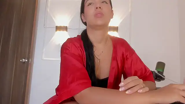 Hanna Risso online show from 05/22/26, 06:02