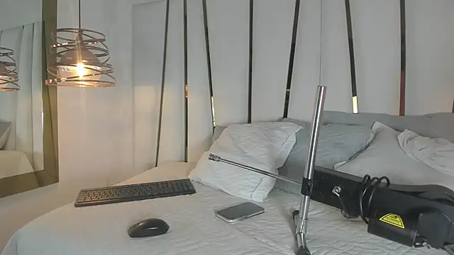Snapshot of elena_mature chatting on 06/05/26, 07:08 elena mature online show from 06/05/26, 07:08