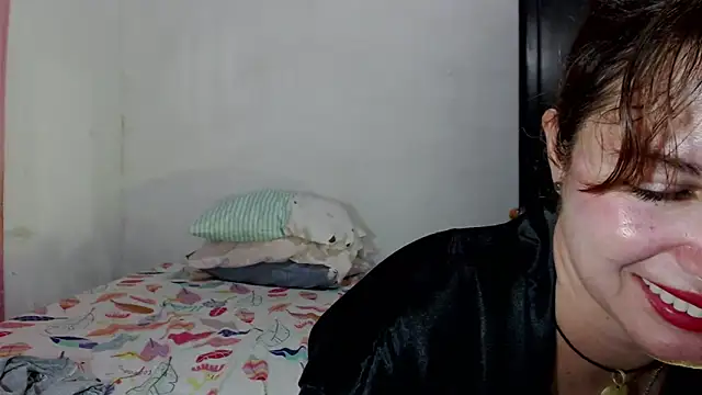 Snapshot of solamatista11 chatting on 11/10/25, 07:57 solamatista11 online show from 11/10/25, 07:57