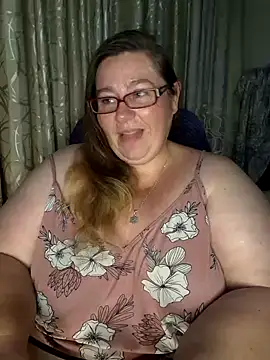 Snapshot of Iceprincess2bad4u chatting on 02/15/25, 05:17 Iceprincess2bad4u online show from 02/15/25, 05:17