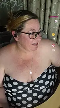 Snapshot of Iceprincess2bad4u chatting on 09/16/25, 06:42 Iceprincess2bad4u online show from 09/16/25, 06:42