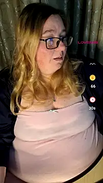 Snapshot of Iceprincess2bad4u chatting on 07/07/26, 06:12 Iceprincess2bad4u online show from 07/07/26, 06:12