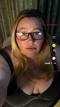 Snapshot of Iceprincess2bad4u chatting on 07/10/26, 07:16 Iceprincess2bad4u online show from 07/10/26, 07:16