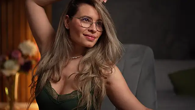 BrandyWhite online show from 12/15/25, 05:34