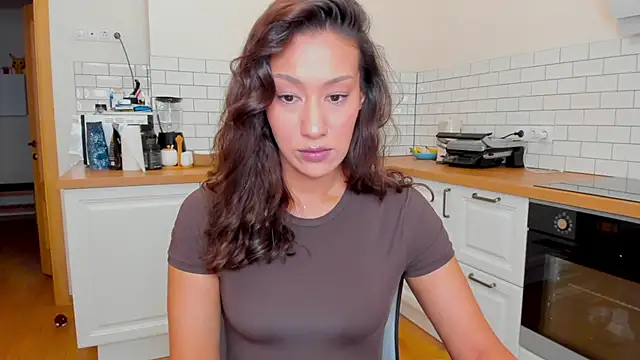 Snapshot of FieryHeart chatting on 10/24/25, 06:59 FieryHeart online show from 10/24/25, 06:59