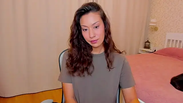 Snapshot of FieryHeart chatting on 11/15/25, 04:25 FieryHeart online show from 11/15/25, 04:25