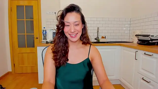 Snapshot of FieryHeart chatting on 12/16/25, 04:56 FieryHeart online show from 12/16/25, 04:56