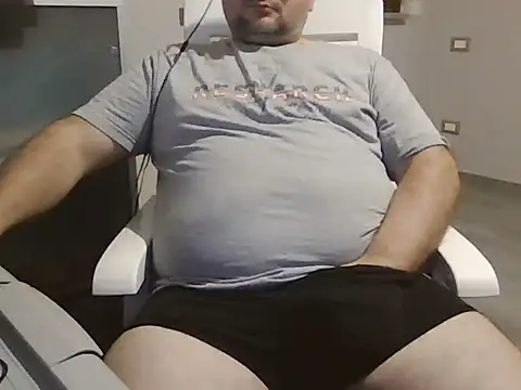 iron boy80 online show from 10/19/25, 04:51