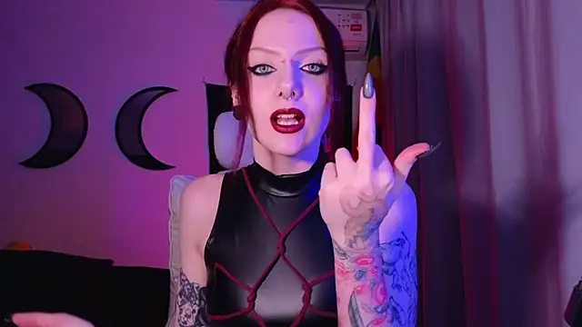 Snapshot of Ivon_Diaz chatting on 03/06/25, 10:15 Ivon Diaz online show from 03/06/25, 10:15