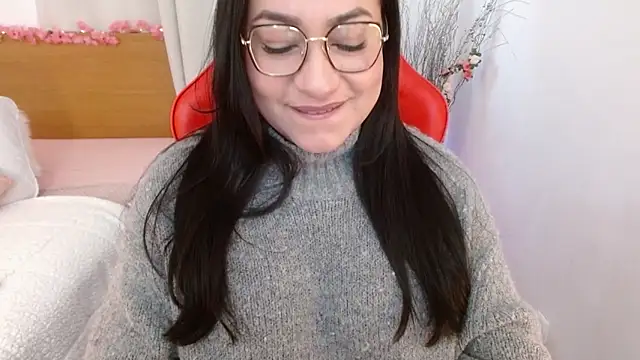 lucy luu  online show from 01/01/25, 05:00