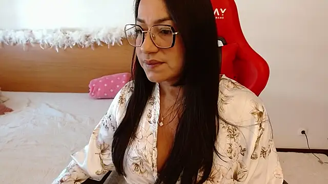 lucy luu  online show from 09/23/25, 03:04