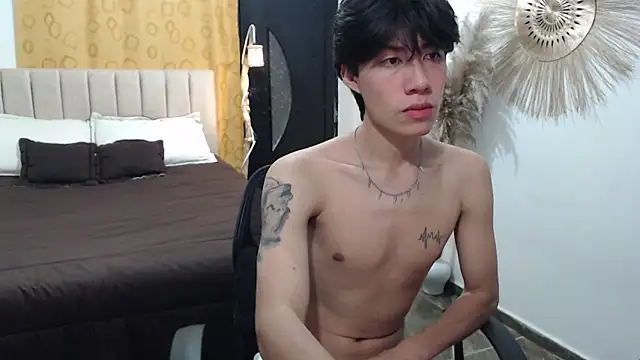 Elio-cam online show from 11/19/25, 05:07