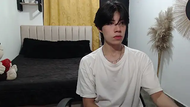 Elio-cam online show from 02/19/26, 01:01