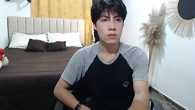 Elio-cam online show from 04/16/26, 07:09