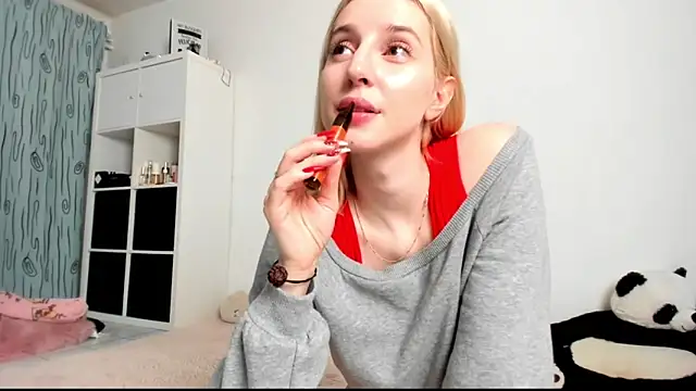 KenzieDawton online show from 12/17/24, 04:45