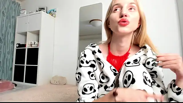 KenzieDawton online show from 01/24/25, 04:59