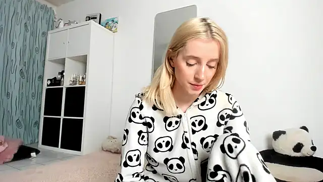 KenzieDawton online show from 10/16/25, 06:58