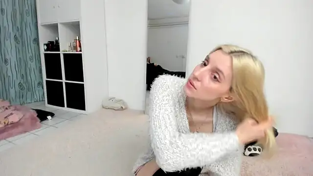 KenzieDawton online show from 04/04/26, 05:54