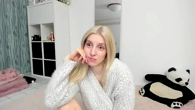 KenzieDawton online show from 04/15/26, 04:14