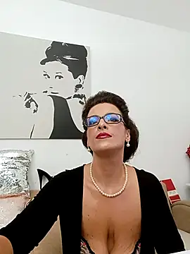 RebeccaNoble online show from 10/06/25, 10:12