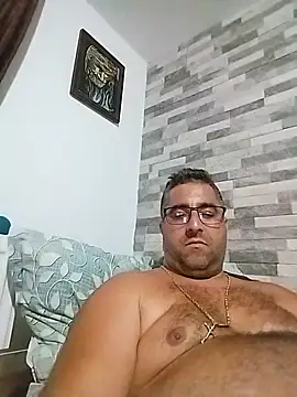 ADRIAN ADI40 online show from 07/05/26, 10:17