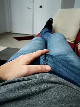 Snapshot of Markus_bst chatting on 12/17/25, 04:35 Markus bst online show from 12/17/25, 04:35