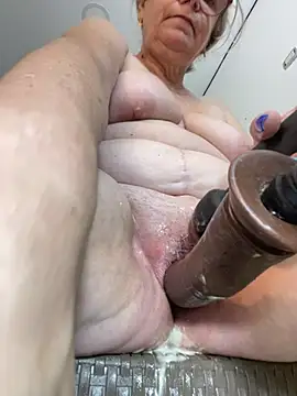 slutgold online show from 02/12/25, 02:10