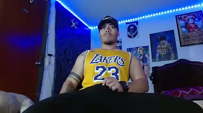 Snapshot of Danielsbigcum chatting on 02/21/25, 01:44 Danielsbigcum online show from 02/21/25, 01:44