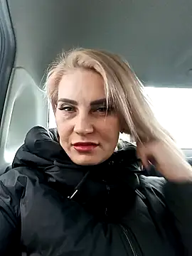 Snapshot of JennyOMay chatting on 12/11/24, 04:07 JennyOMay online show from 12/11/24, 04:07