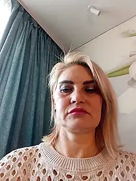 Snapshot of JennyOMay chatting on 02/16/25, 05:15 JennyOMay online show from 02/16/25, 05:15