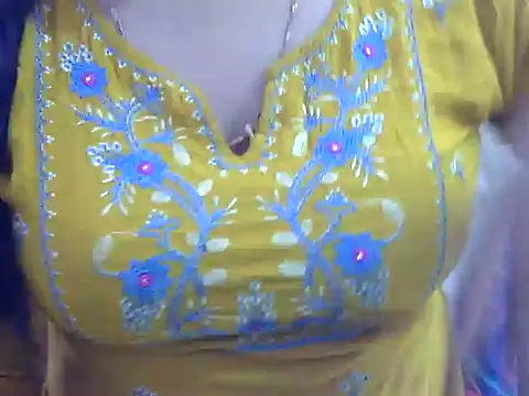 Snapshot of Your_wild_Dia chatting on 03/06/25, 05:57 Your wild Dia online show from 03/06/25, 05:57