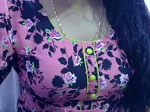 Snapshot of Your_wild_Dia chatting on 10/09/25, 06:33 Your wild Dia online show from 10/09/25, 06:33