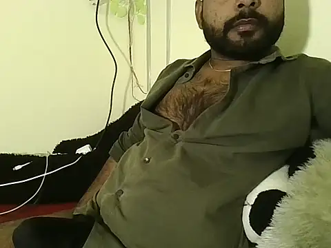 Snapshot of SHENOY3 chatting on 12/31/24, 03:53 SHENOY3 online show from 12/31/24, 03:53