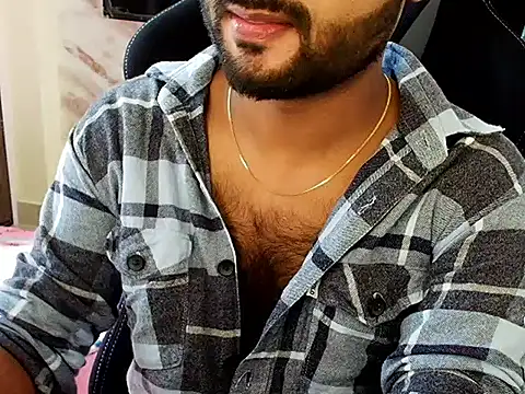 Snapshot of SHENOY3 chatting on 10/09/25, 04:32 SHENOY3 online show from 10/09/25, 04:32