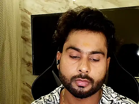 Snapshot of SHENOY3 chatting on 10/20/25, 06:41 SHENOY3 online show from 10/20/25, 06:41