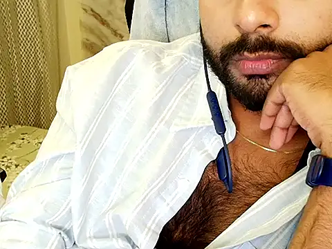 Snapshot of SHENOY3 chatting on 11/05/25, 04:18 SHENOY3 online show from 11/05/25, 04:18