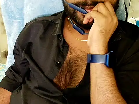 Snapshot of SHENOY3 chatting on 11/08/25, 01:44 SHENOY3 online show from 11/08/25, 01:44