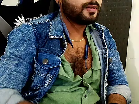 Snapshot of SHENOY3 chatting on 11/28/25, 03:14 SHENOY3 online show from 11/28/25, 03:14