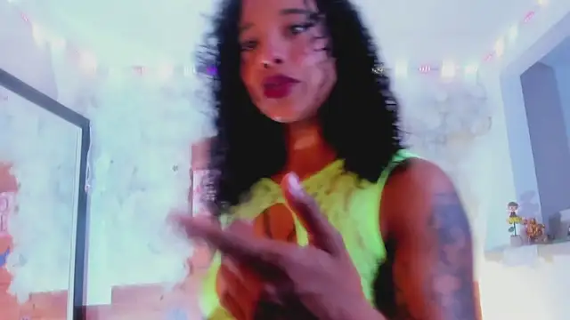 Snapshot of kelly_thomson chatting on 03/01/25, 11:06 kelly thomson online show from 03/01/25, 11:06