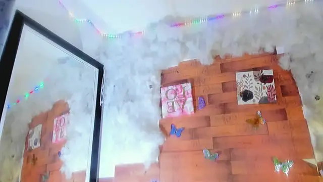 Snapshot of kelly_thomson chatting on 03/17/25, 11:32 kelly thomson online show from 03/17/25, 11:32