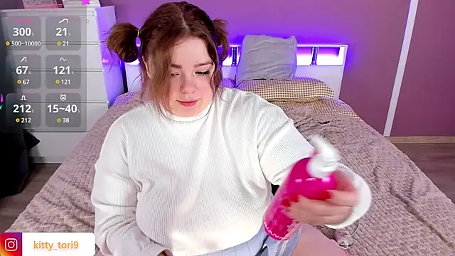 Snapshot of Tori_cat chatting on 01/18/25, 01:08 Tori cat online show from 01/18/25, 01:08